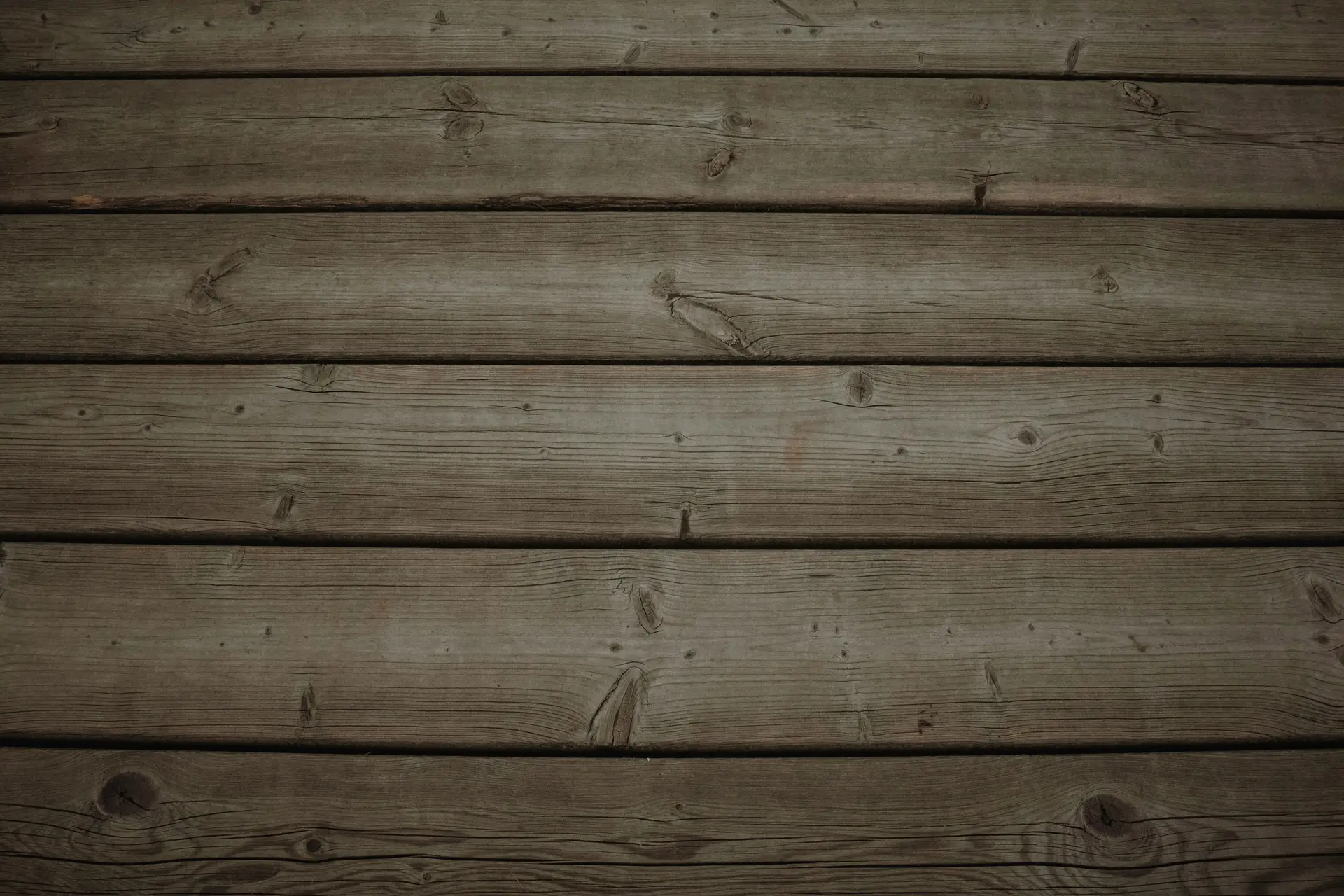 Creative ways to incorporate hardwood sleepers into your backyard